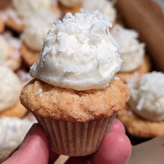 Coconut Cupcakes / Aug 31