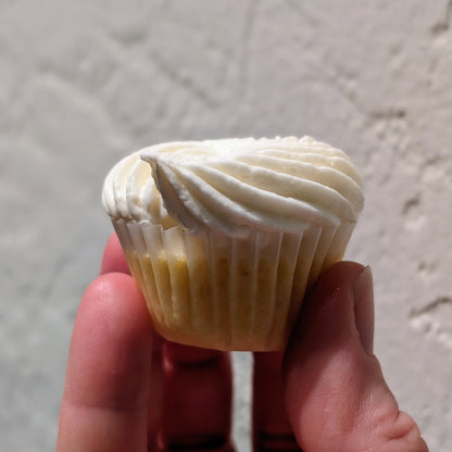 Lemon Cupcakes with Vanilla Buttercream Frosting / Week of March 2