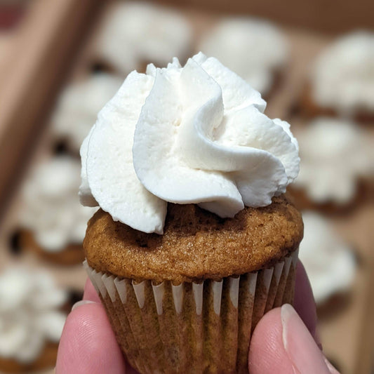 Pumpkin Cupcakes with Whipped Cream Frosting / Week of Oct 26